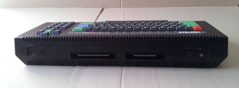 Amstrad CPC 464 vu de derrière
