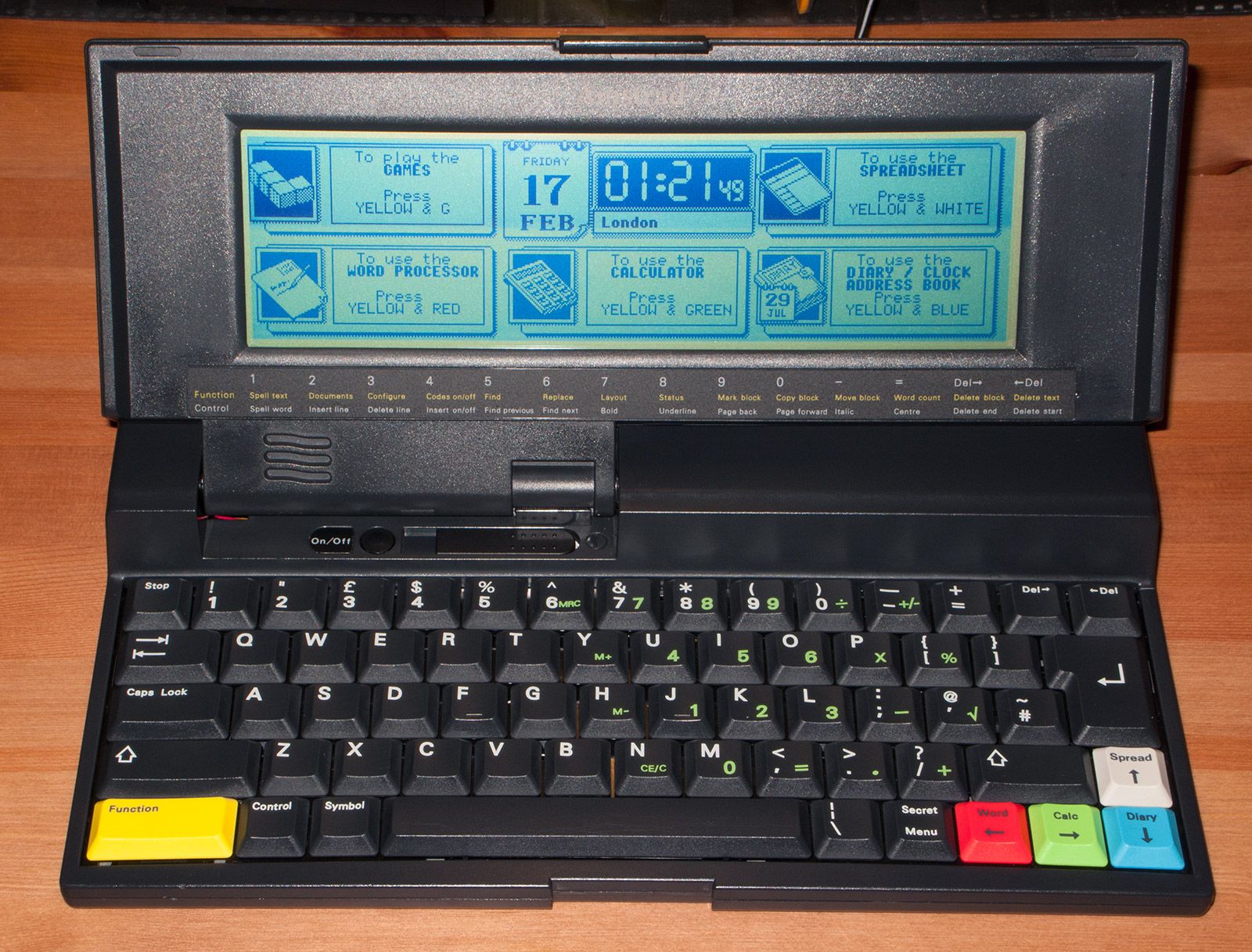 main menu of the Amstrad Notepad NC200