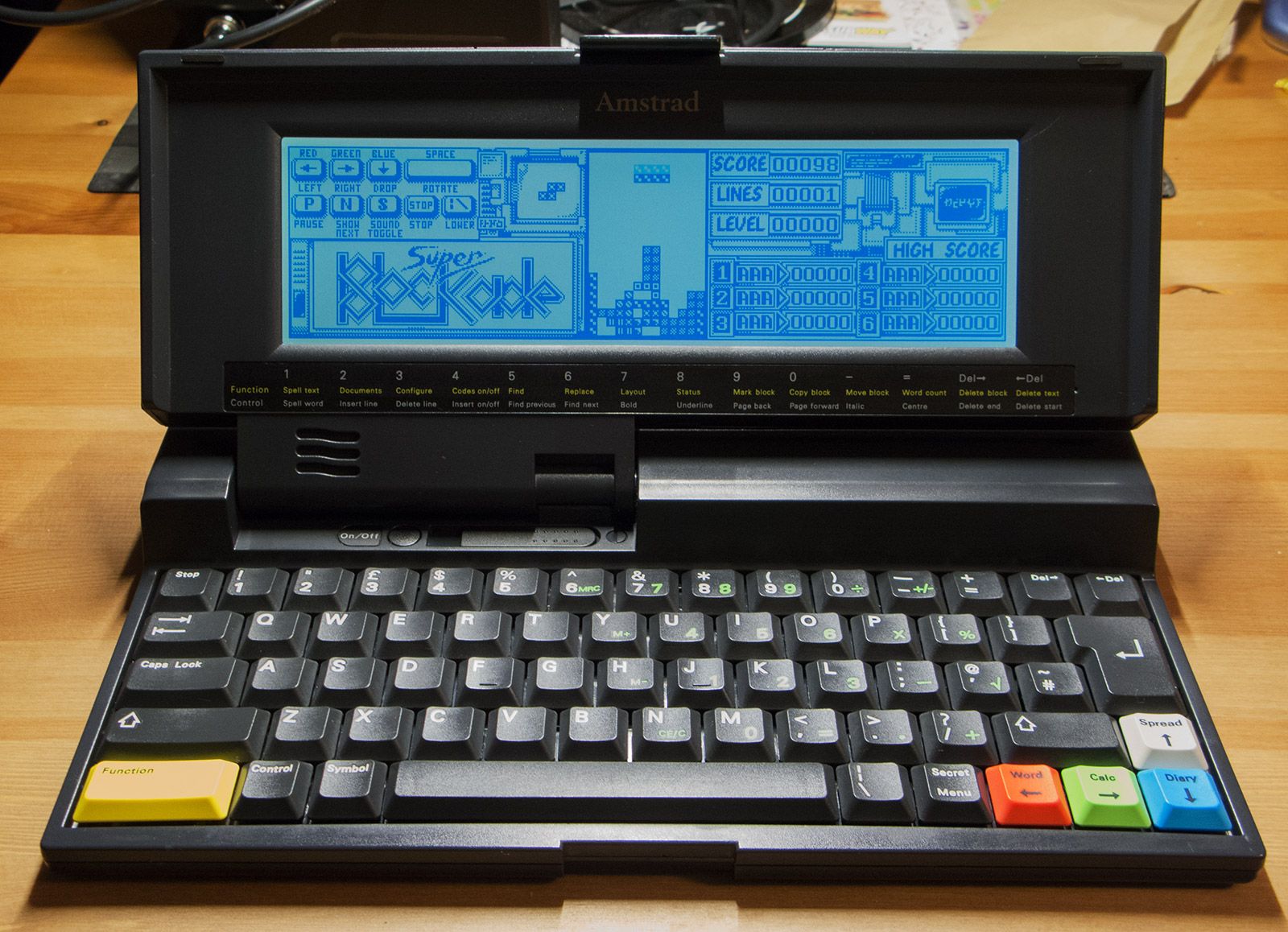 tetris being played on Amstrad Notepad NC200