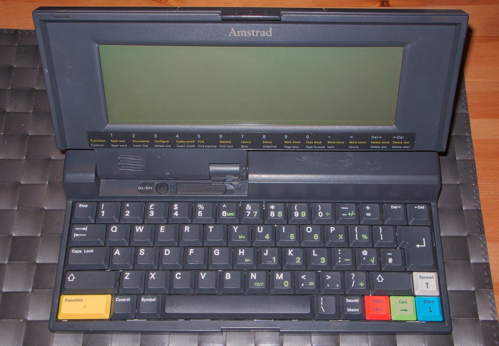 Amstrad Notepad NC200 open, screen and keyboard visible