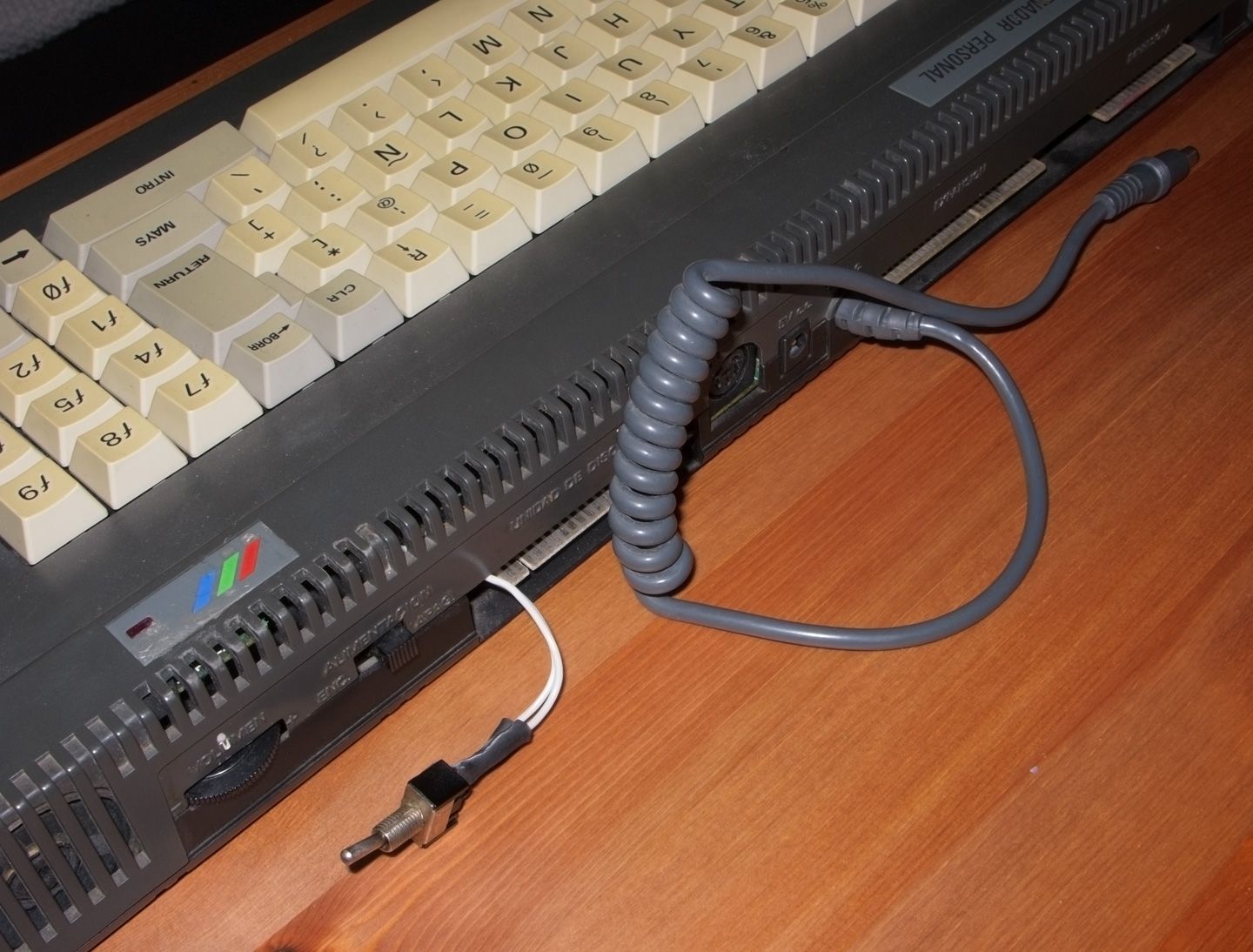 arrière de l'Amstrad CPC 6218
