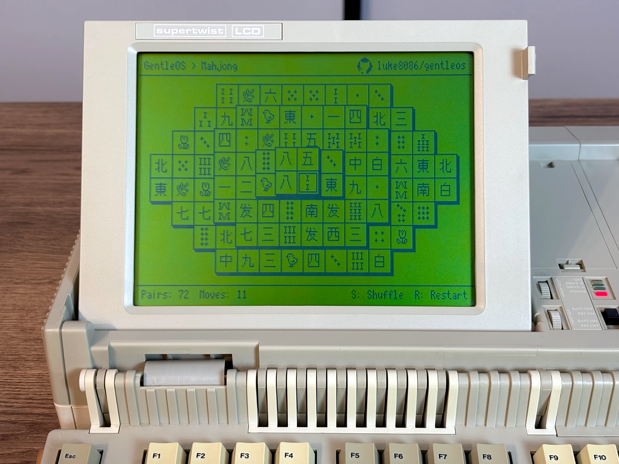 GentleOS/16 on Amstrad PPC 512