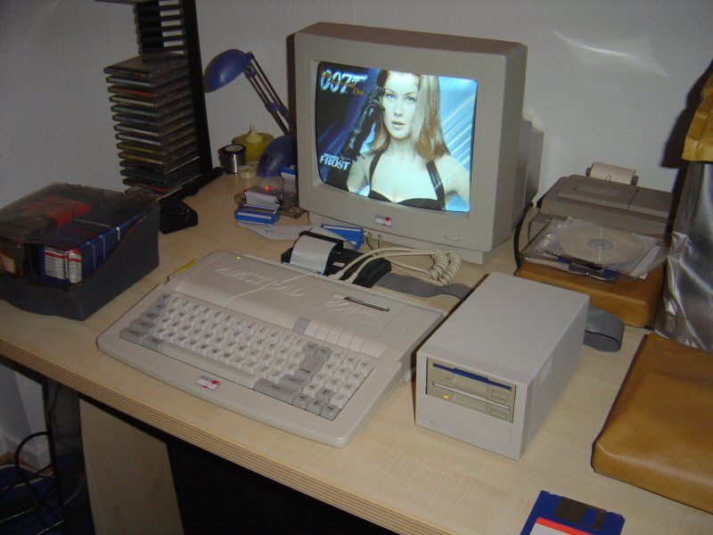 photo of a customized Amstrad CPC 464+ 2 /2